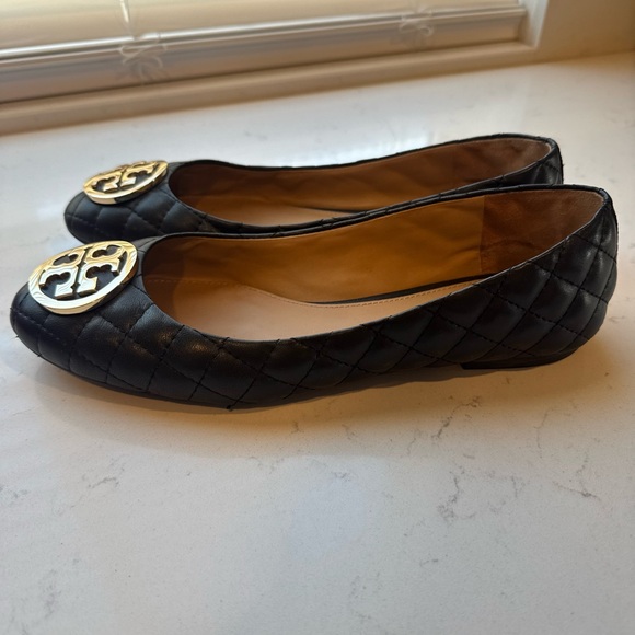 Tory Burch Black Quilted Flats with Gold Logo - Picture 6 of 8